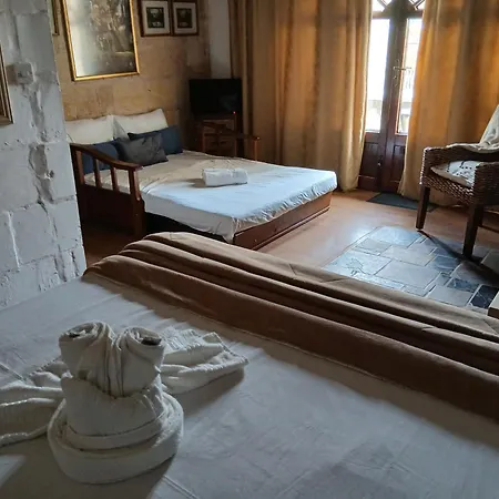 Gozo Duplex Overlooking Historic Piazza فيكتوريا