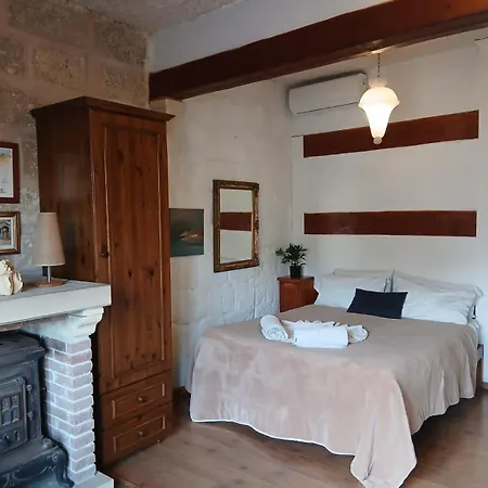 Apartament Gozo Duplex Overlooking Historic Piazza Victoria