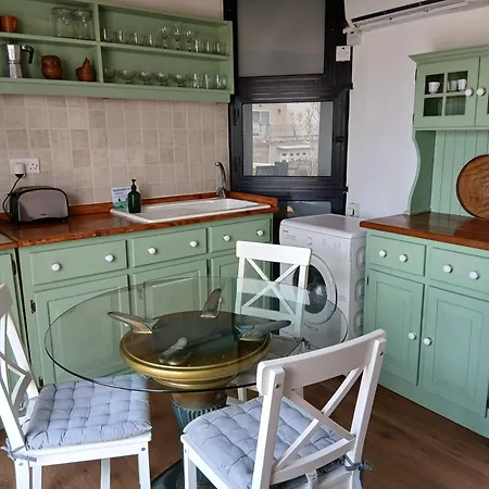 Gozo Duplex Overlooking Historic Piazza