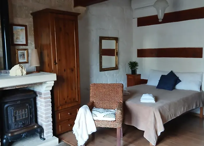 Gozo Duplex Overlooking Historic Piazza * Victoria